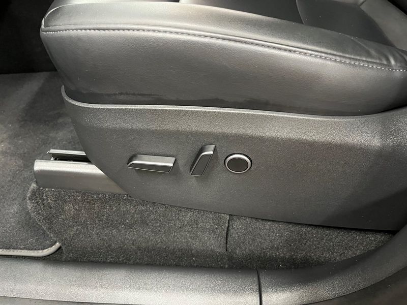 Tesla Model Y bild 12