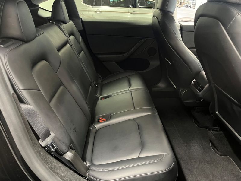 Tesla Model Y bild 19