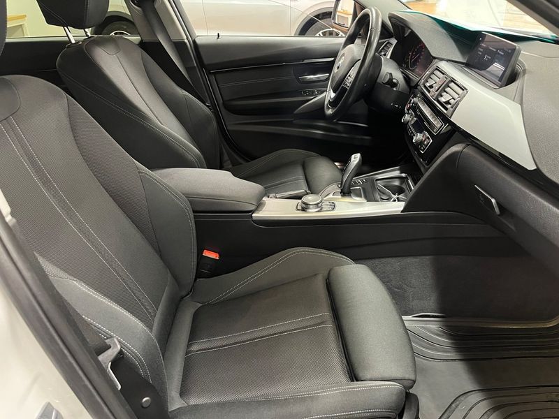 BMW 320 bild 19