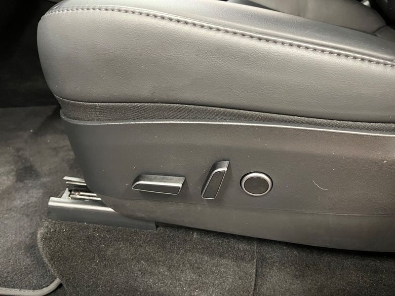 Tesla Model Y bild 10