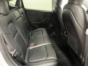 Tesla Model Y bild 19