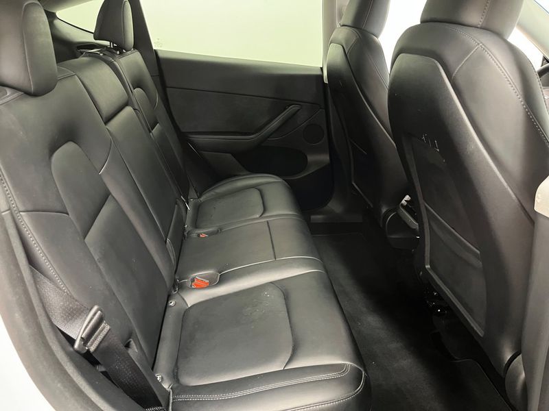 Tesla Model Y bild 19