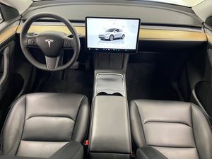 Tesla Model Y bild 15