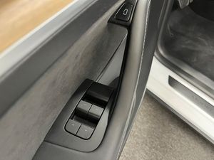 Tesla Model Y bild 9