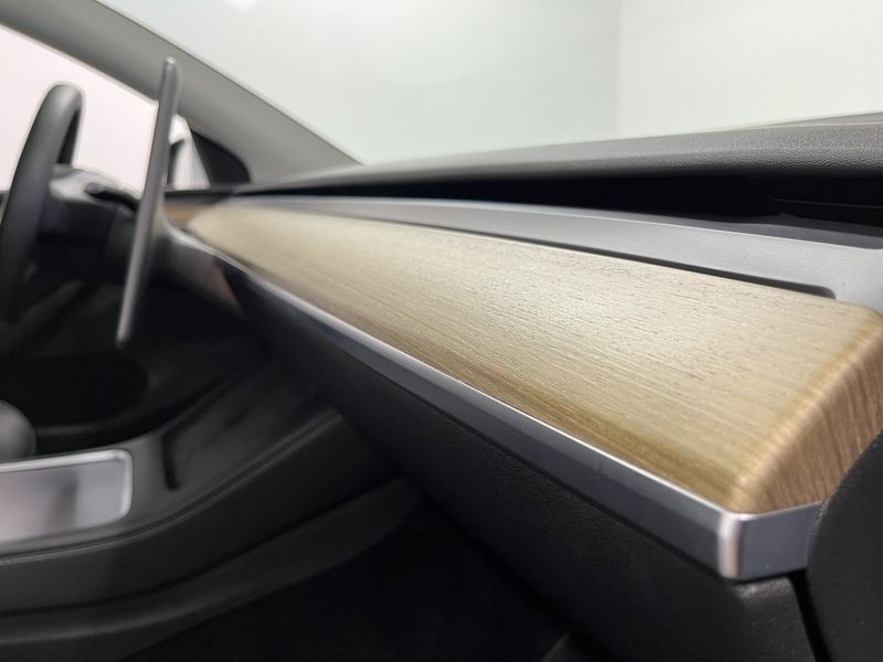Tesla Model Y bild 16