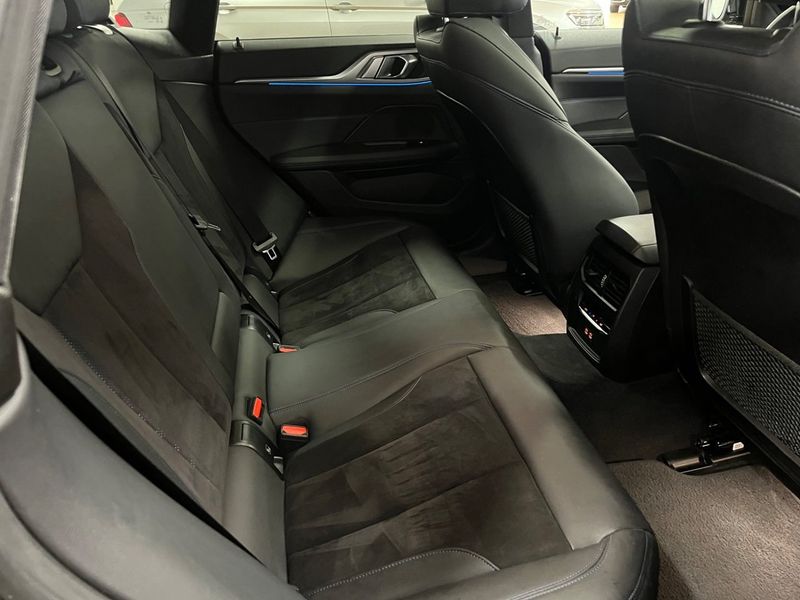 BMW i4 bild 28