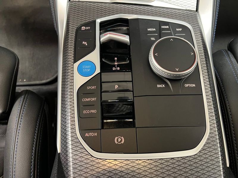 BMW i4 bild 24
