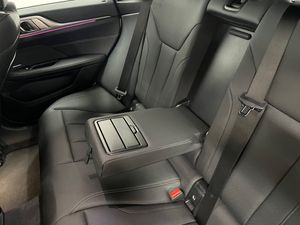 BMW i4 bild 28