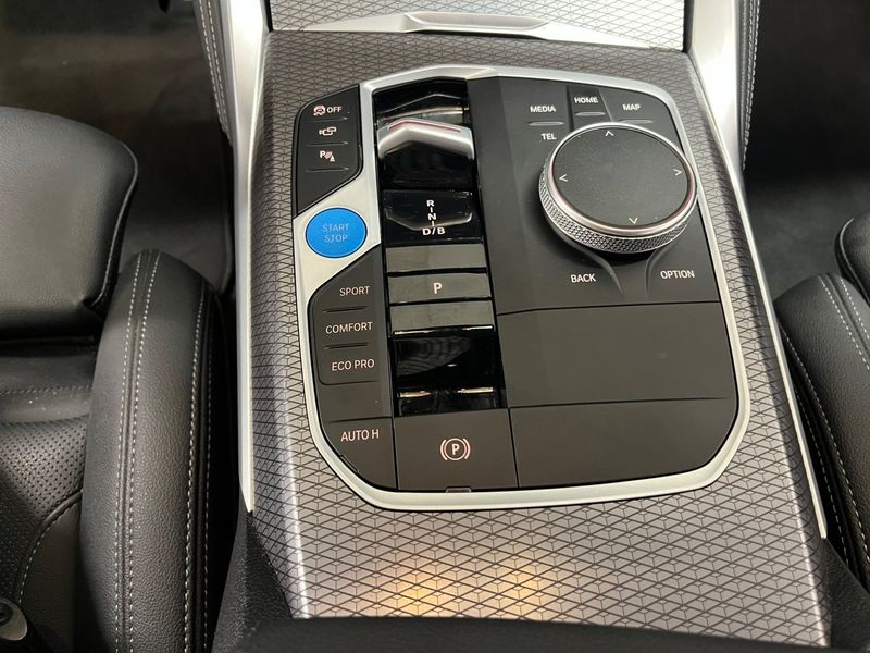 BMW i4 bild 21