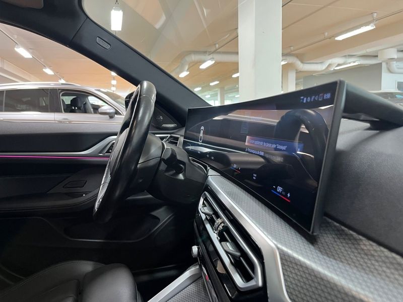 BMW i4 bild 24