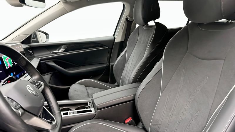 Volkswagen Passat bild 8