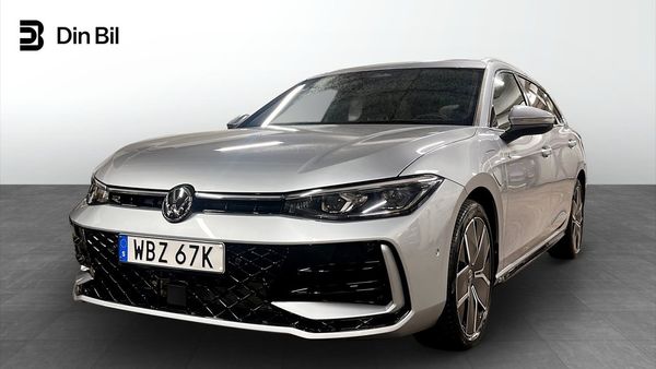 Volkswagen Passat R-LIN TSI E-HYBRID Drag P-Värmare Panorama - 2025