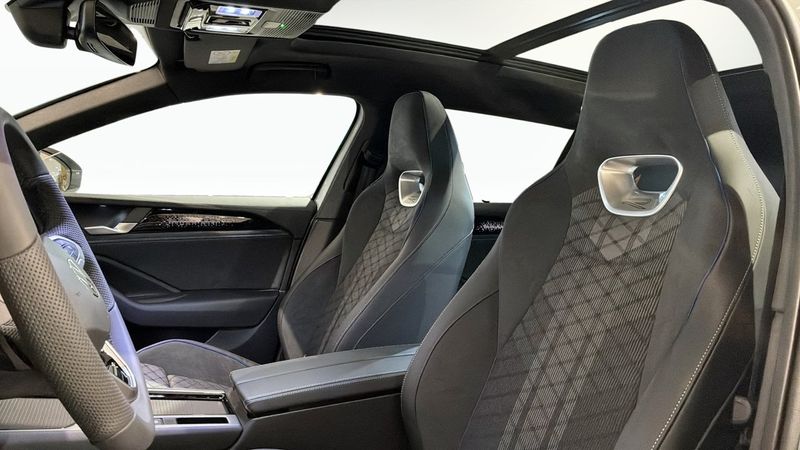 Volkswagen Passat bild 8