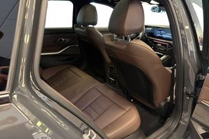 BMW 330 bild 19