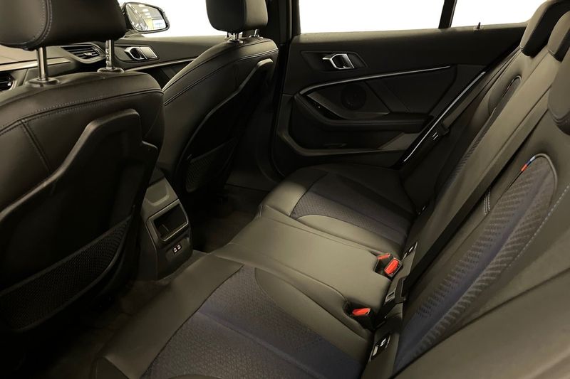 BMW 118 bild 11