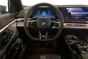 BMW 530 bild 8