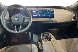 BMW iX bild 8