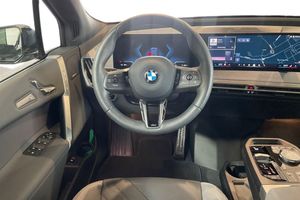 BMW iX bild 9