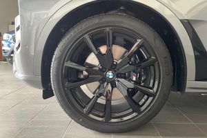 BMW X7 bild 15