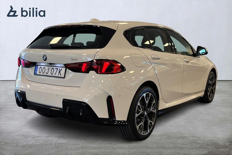 BMW 120 bild 16