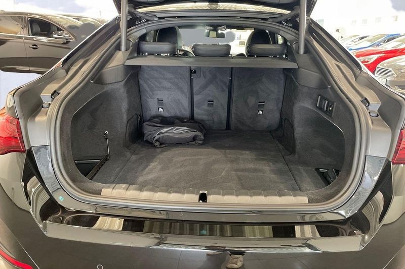 BMW i4 bild 10