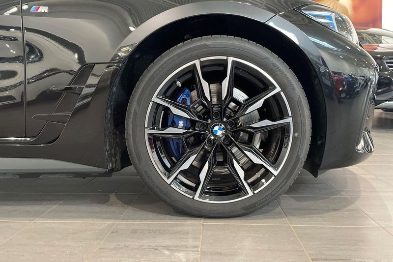 BMW i4 bild 15
