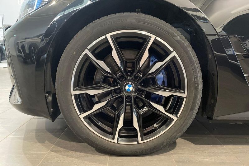 BMW i4 bild 15