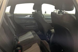 BMW i4 bild 7