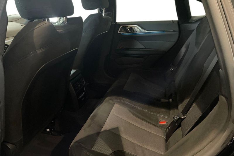 BMW i4 bild 11