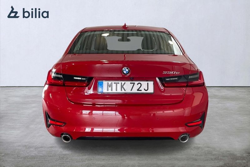 BMW 330 bild 4