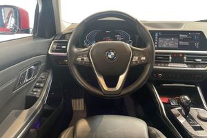 BMW 330 bild 9