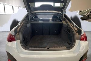 BMW i4 bild 10