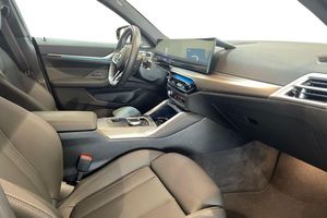 BMW i4 bild 6