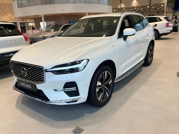 Volvo XC60 T6 Plus Bright Nordic Edition, Runningboard - 2026