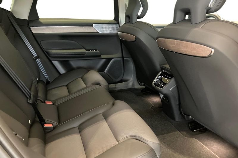 Volvo ES90 bild 9