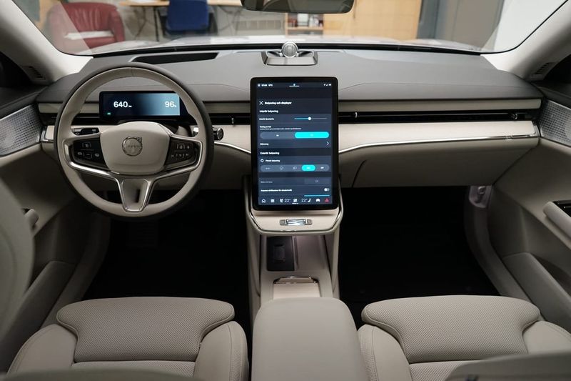 Volvo ES90 bild 5