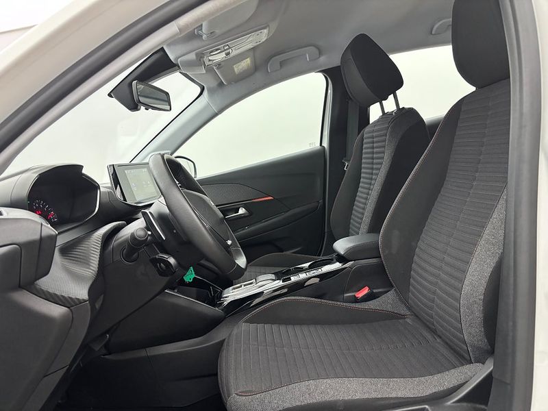 Peugeot 208 bild 13