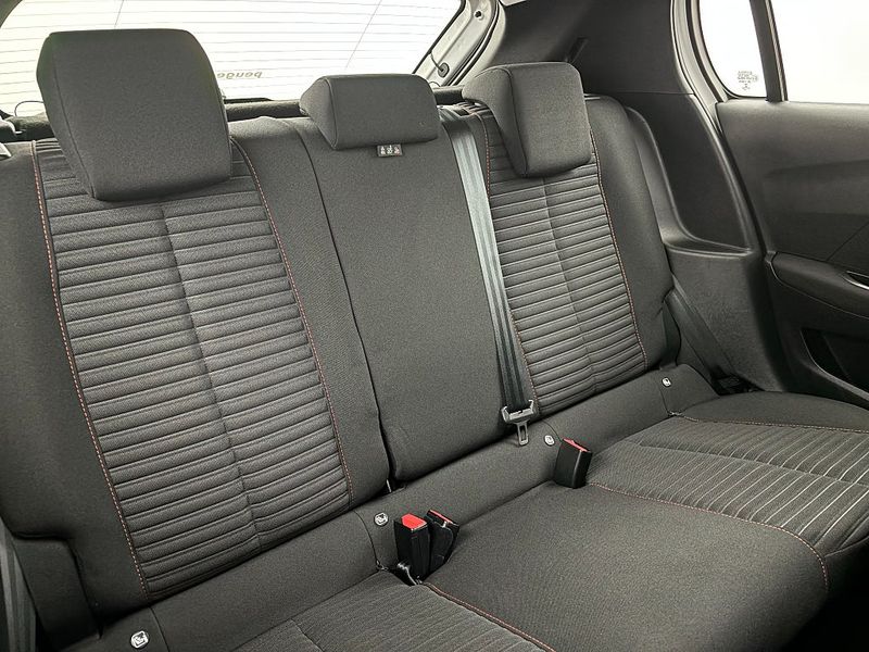 Peugeot 208 bild 24