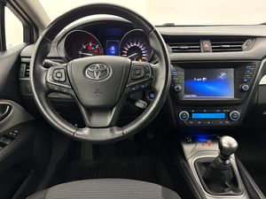 Toyota Avensis bild 12