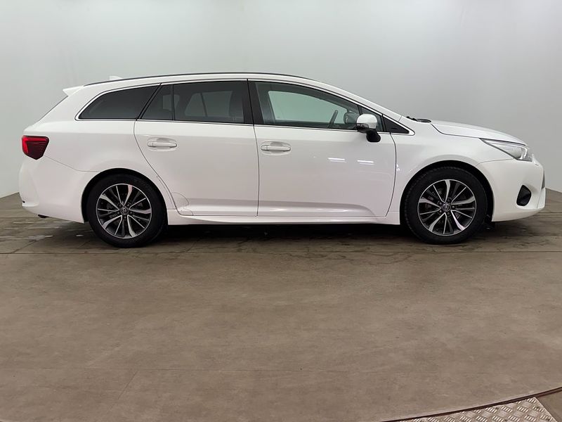 Toyota Avensis bild 7