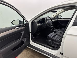 Volkswagen Passat bild 13