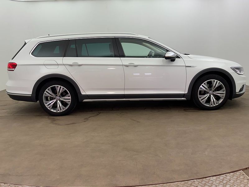 Volkswagen Passat bild 8