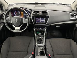Suzuki S-CROSS bild 15