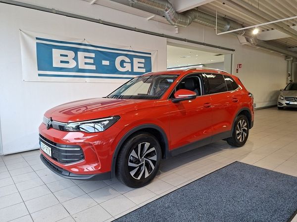 Volkswagen Tiguan 1.5 eTSI 150HK DSG Dragkrok Värmare Bac... - 2025
