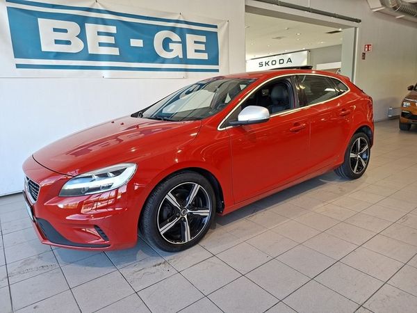 Volvo V40 D2 R-Design 120HK Ny Kamrem P-Värmare Navi - 2017