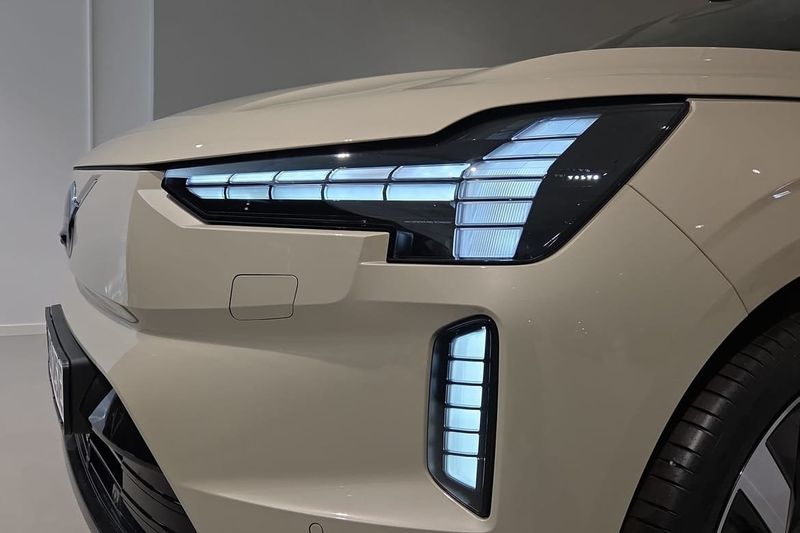 Volvo EX90 bild 26