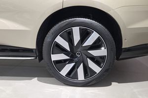 Volvo EX90 bild 25