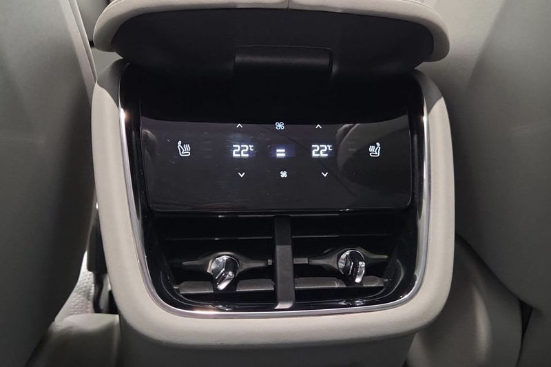 Volvo EX90 bild 18