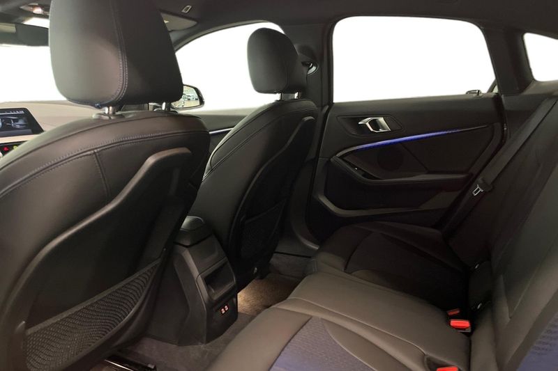 BMW 218 bild 11