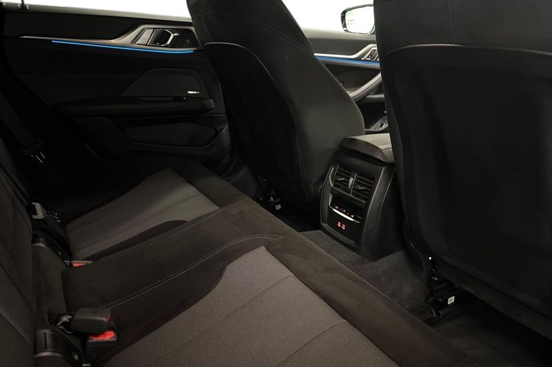 BMW i4 bild 7